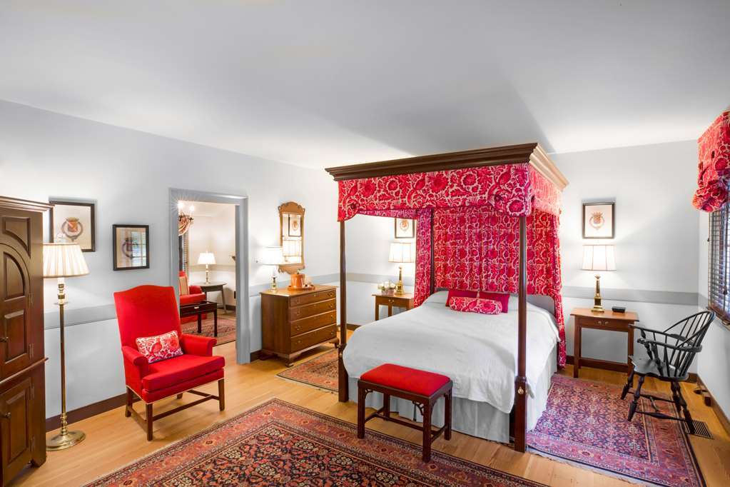 The Colonial Houses - A Colonial Williamsburg Hotel Room photo